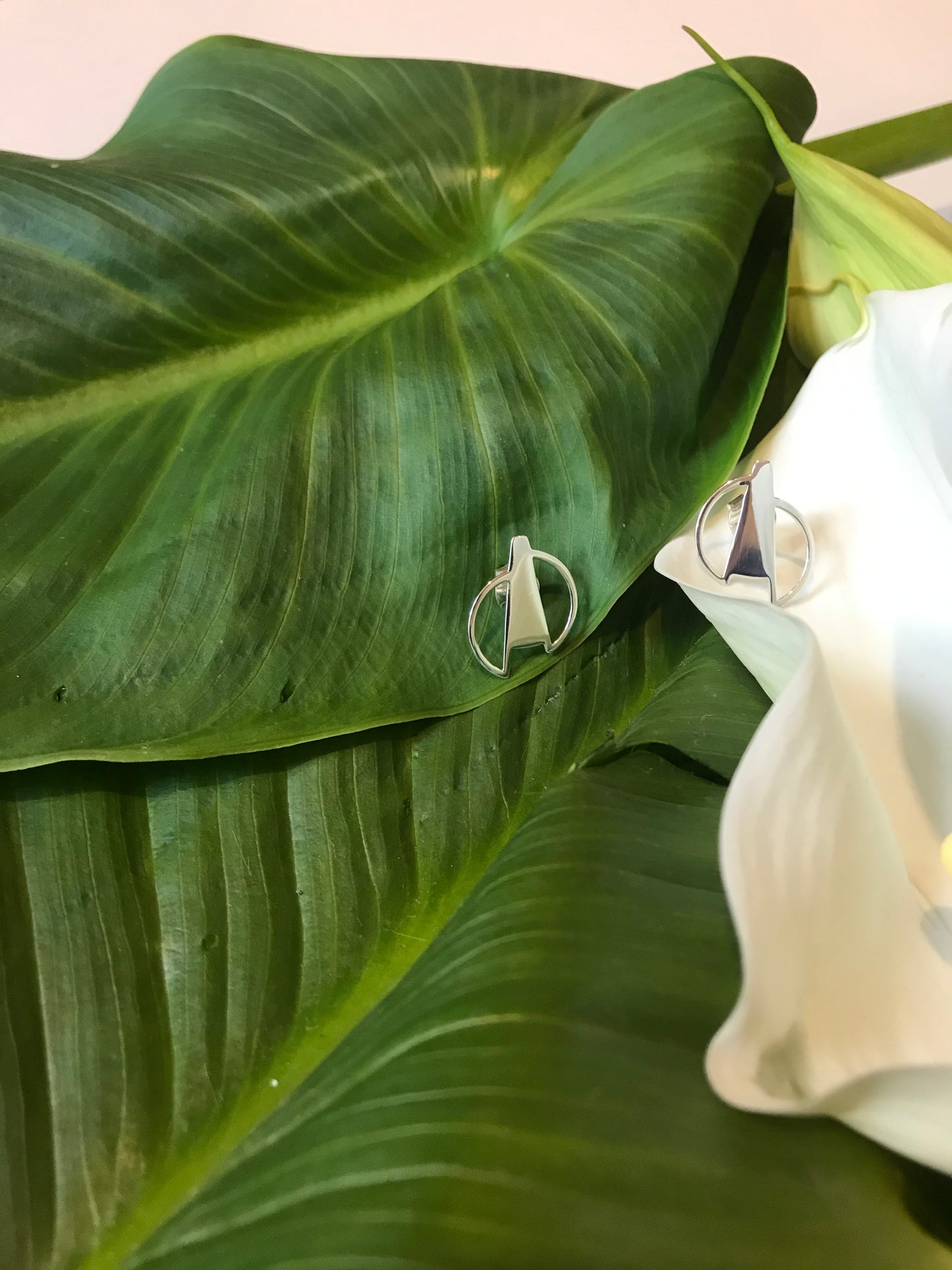 Minimalist earrings from Drift collection. This design represents deconstructed circles and is inspired by the imperfection of life. Material: 925 silver.