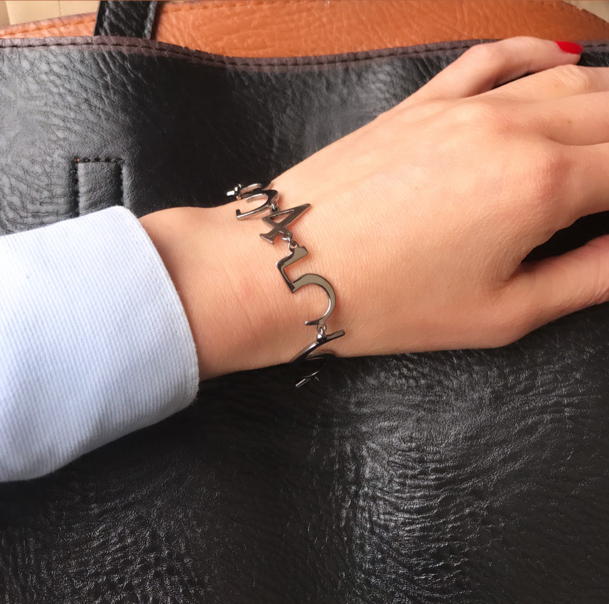 Numbers Bracelet in black rhodium plating